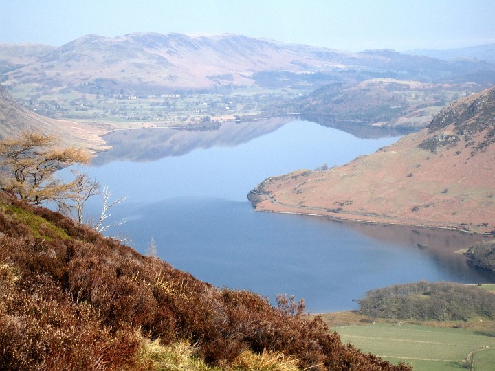 IMG_3124.JPG - Looking across to Crummock Water